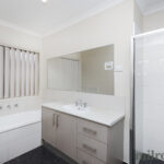 2/32 Currunghi Ct, ST ALBANS, VIC 3021