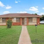 1/1 Regis Close, WERRIBEE, VIC 3030
