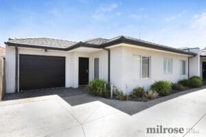 2/4 Carlsson Ct, Brooklyn, VIC 3012