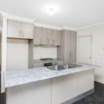 2/32 Currunghi Ct, ST ALBANS, VIC 3021