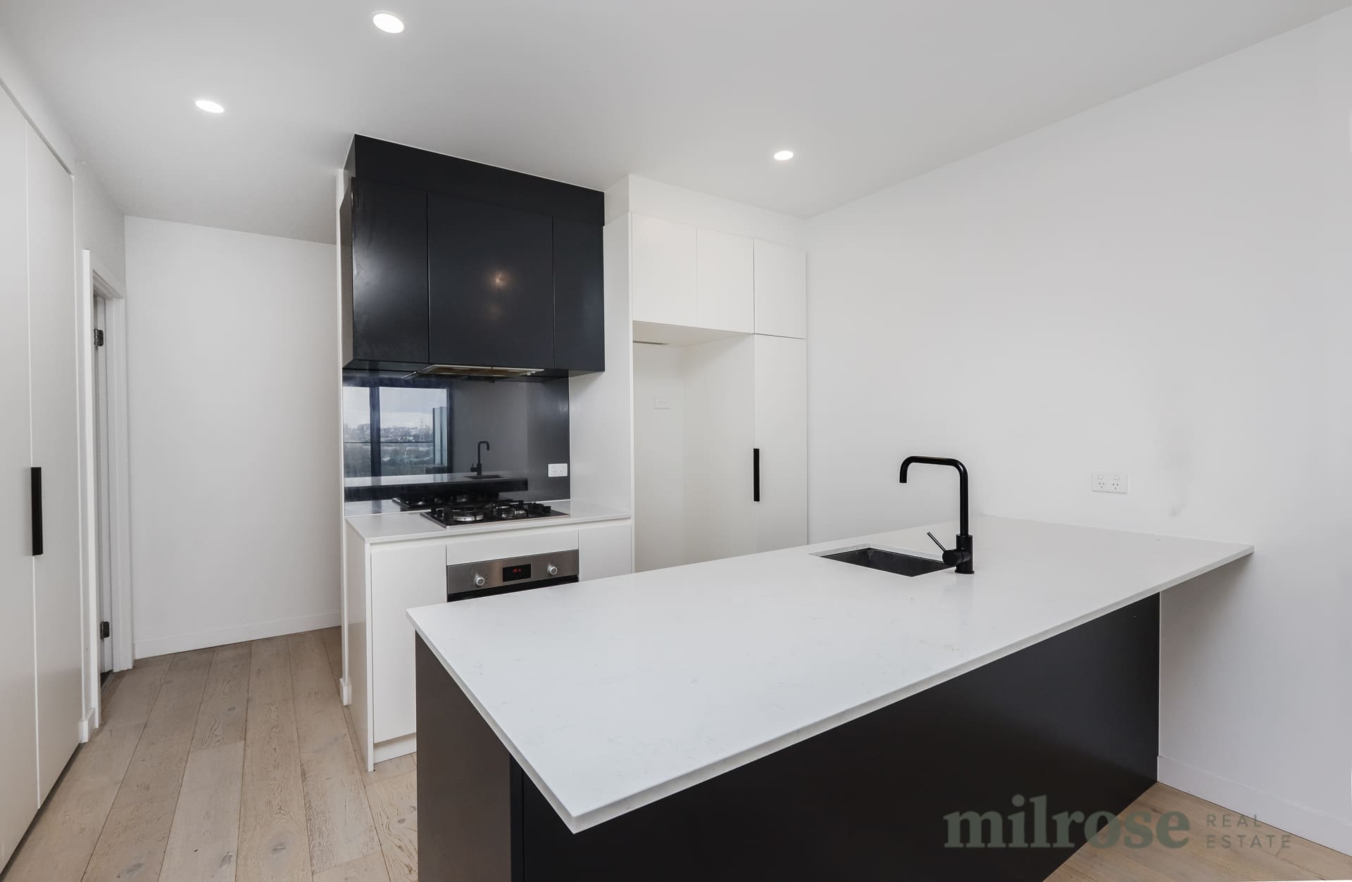 1004/8 Joseph Road, FOOTSCRAY, VIC 3011