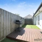 2/4 Carlsson Ct, Brooklyn, VIC 3012