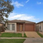32 Swainson Close, TARNEIT, VIC 3029