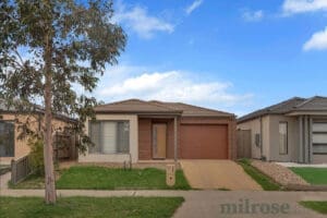 32 Swainson Close, TARNEIT, VIC 3029