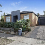 32 Condamine Avenue, Manor Lakes, VIC 3024