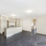 2/32 Currunghi Ct, ST ALBANS, VIC 3021