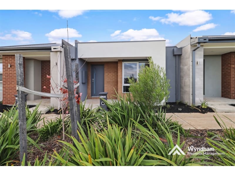 10 Esatto Walk, WYNDHAM VALE, VIC 3024